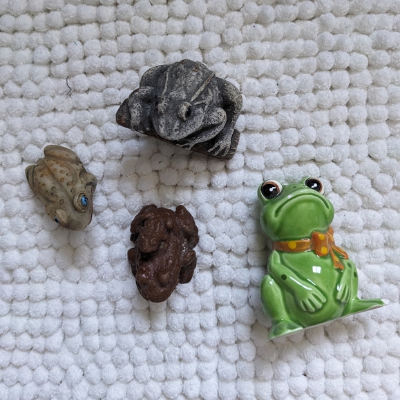 Other - Frog Figurine Bundle